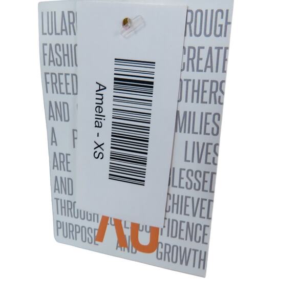 LulaRoe Amelia Dress in Mustard Yellow Short Sleeve Fit & Flare Dress XS NWT - Picture 5 of 6